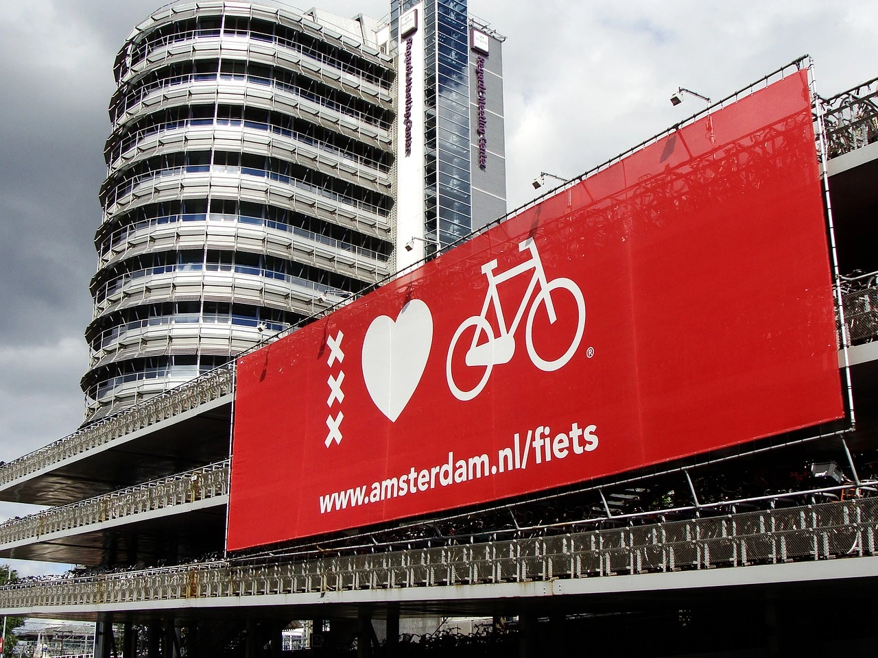 Is Cycling Safe In Amsterdam?